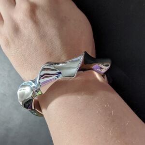 Silver Tone Chunky Plastic Wavy Bangle Statement Bracelet